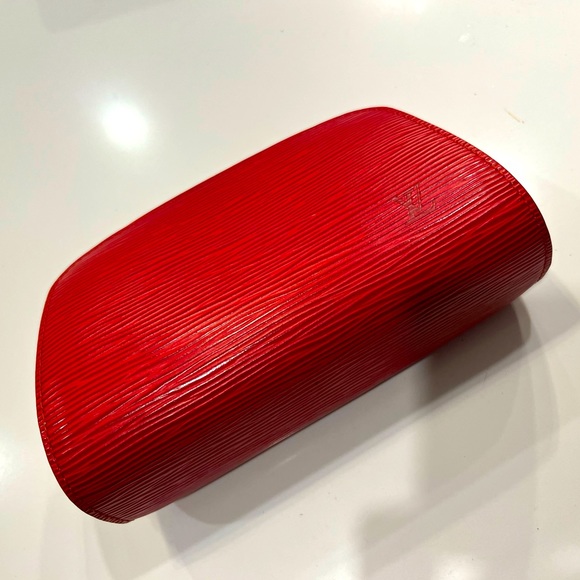Authentic Louis Vuitton Epi cosmetic pouch - Picture 1 of 9